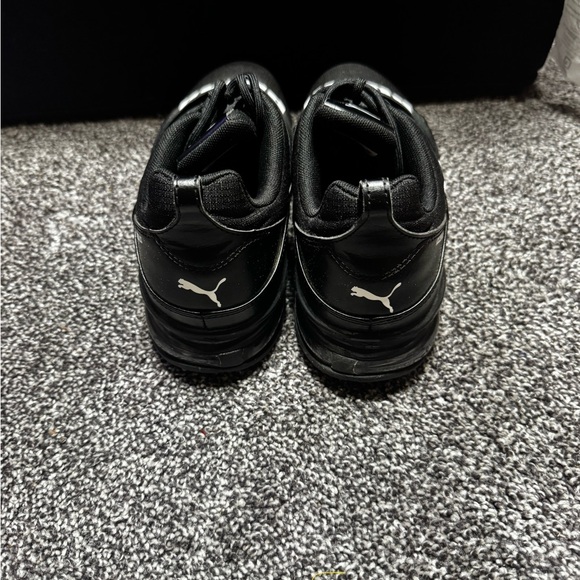 Like New Puma Black and White Logo Sneakers - Picture 5 of 5